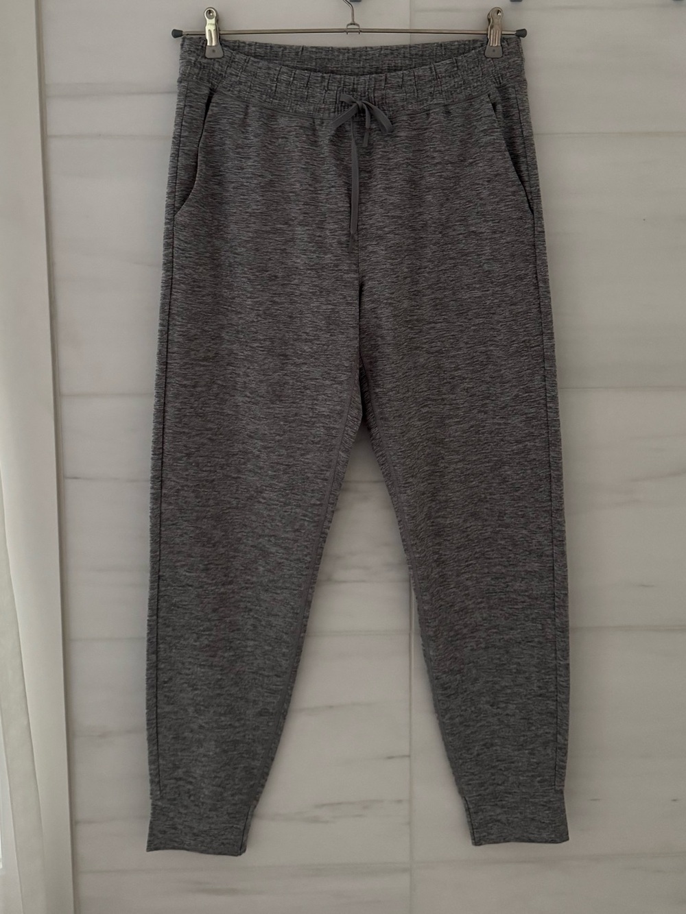 Aritzia The Constant Heather Grey Joggers Size Medium